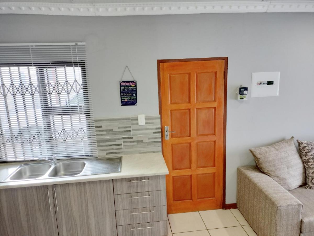 Sunrise Guesthouse Pretoria-Noord Exterior foto